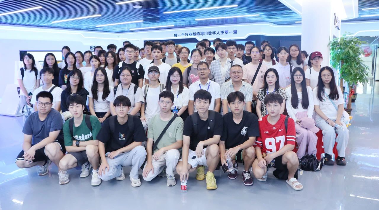 探索未来科技，，，，，，共筑智慧桥梁