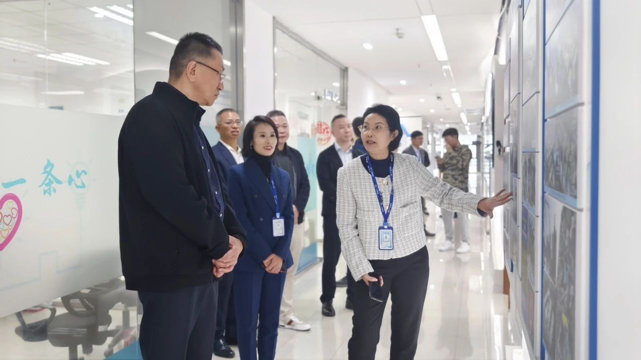尊龙凯时人生就是搏集团｜东菽愿铣墙值赖痴代表团来访，，，，，，调研数字化转型与智能化生长